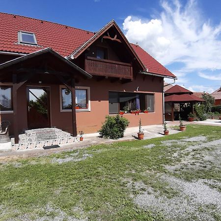 Becze Vanda Kulcsoshaz Lazarea Exterior photo