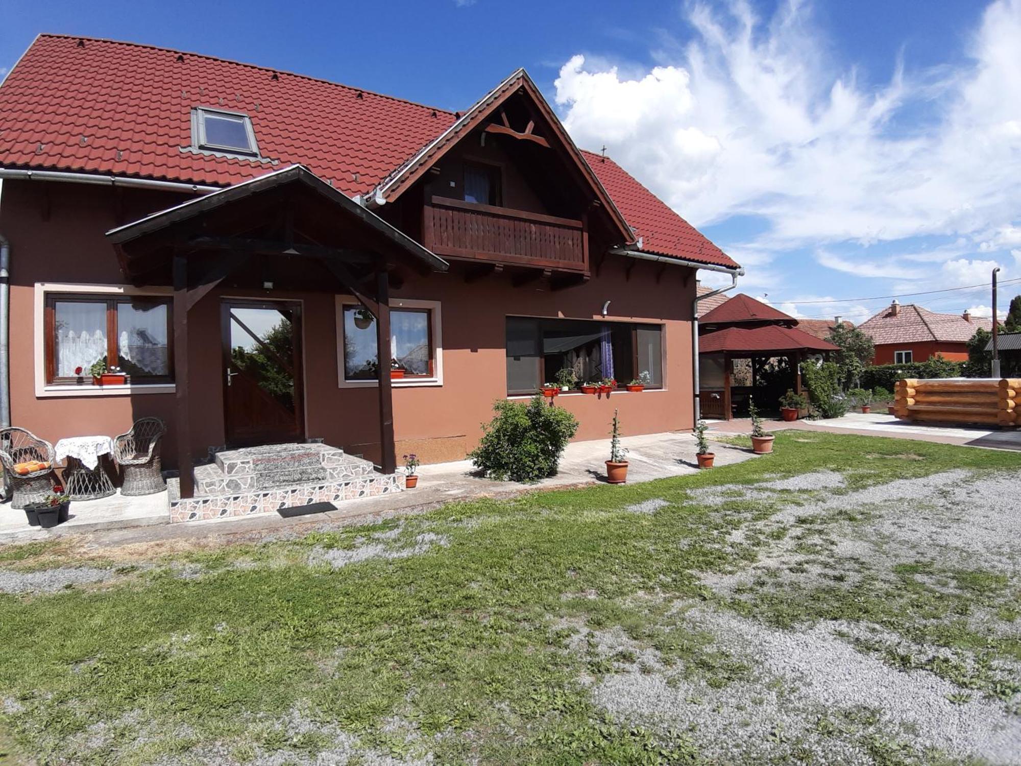 Becze Vanda Kulcsoshaz Lazarea Exterior photo