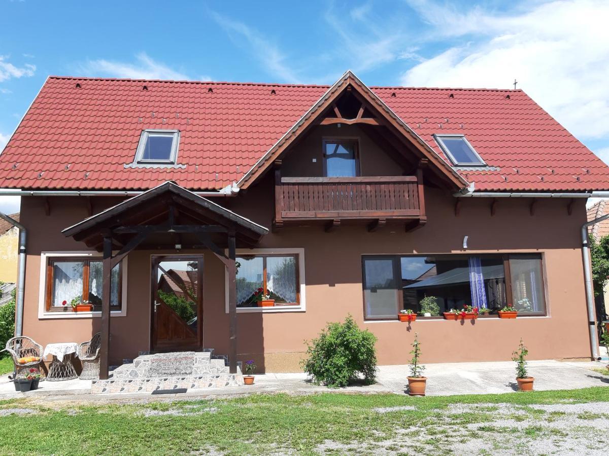 Becze Vanda Kulcsoshaz Lazarea Exterior photo